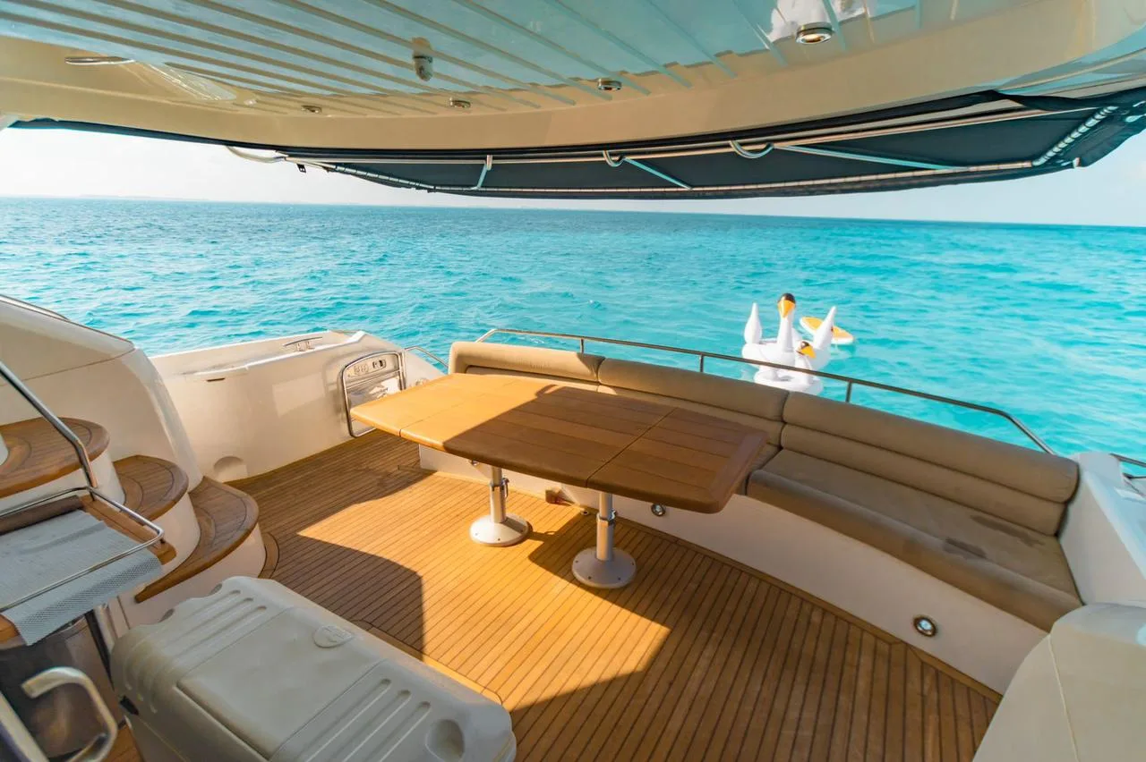 AZIMUT 64FT — photo 3